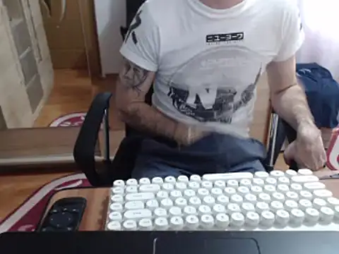 uncutguy01 online show from 03-08-25, 02:51