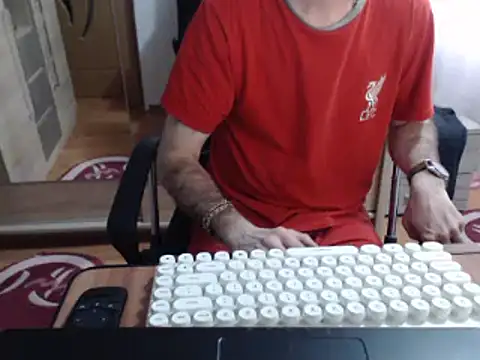 uncutguy01 online show from 03-10-25, 06:38