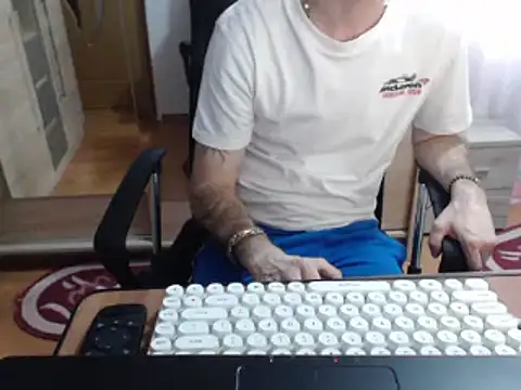 uncutguy01 online show from 03-13-25, 03:17