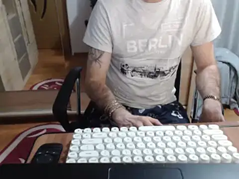 uncutguy01 online show from 03-18-25, 04:58