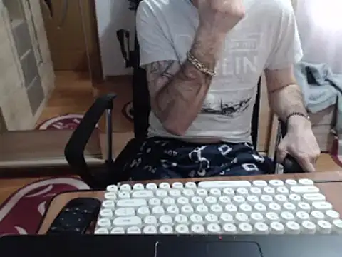 uncutguy01 online show from 03-18-25, 11:08