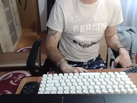 uncutguy01 online show from 03-19-25, 05:08