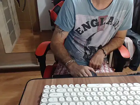 uncutguy01 online show from 09-12-25, 05:40