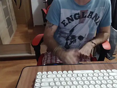uncutguy01 online show from 09-14-25, 05:06
