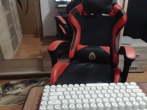 uncutguy01 online show from 09-23-25, 04:10