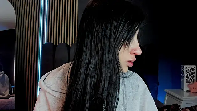 Nicolette ks  online show from 06-25-26, 05:07