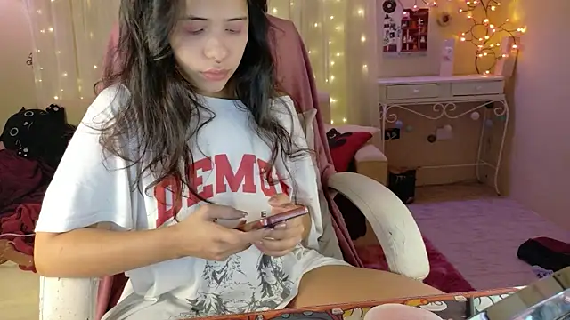 Snapshot of AllisonCatUwU chatting on 04-07-26, 03:34 AllisonCatUwU online show from 04-07-26, 03:34