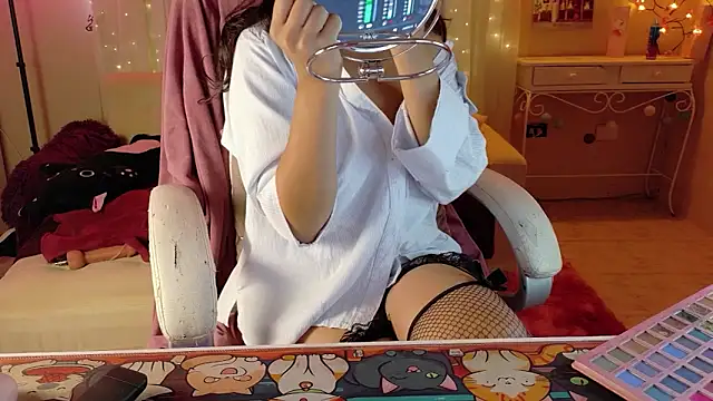 Snapshot of AllisonCatUwU chatting on 04-11-26, 03:38 AllisonCatUwU online show from 04-11-26, 03:38