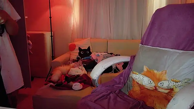 AllisonCatUwU online show from 05-27-26, 02:58