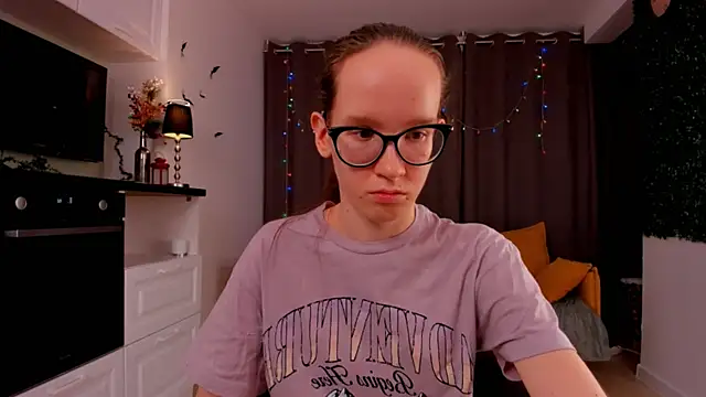 BettyBrowni online show from 02-04-25, 01:23