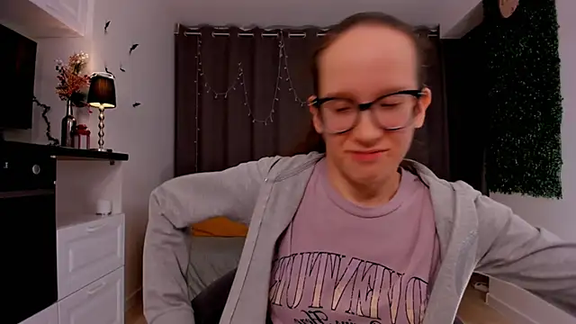 BettyBrowni online show from 02-13-25, 01:19