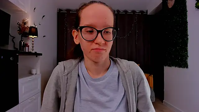 BettyBrowni online show from 02-13-25, 07:10