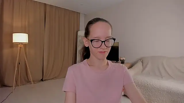 BettyBrowni online show from 10-18-25, 04:08