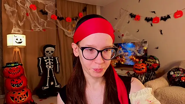 BettyBrowni online show from 10-29-25, 04:20