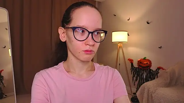 BettyBrowni online show from 11-30-25, 04:11