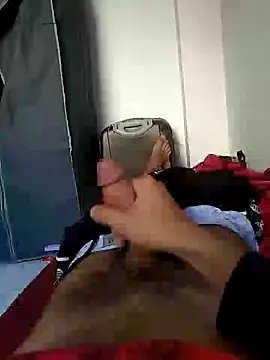 Snapshot of mehdi_haway chatting on 12-17-24, 04:00 mehdi haway online show from 12-17-24, 04:00