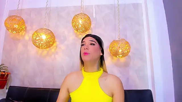 victoria aleia  online show from 12-14-24, 04:52