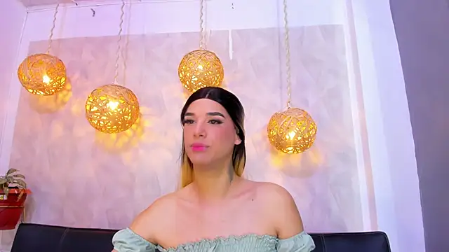 victoria aleia  online show from 12-16-24, 08:48
