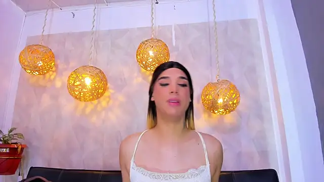 victoria aleia  online show from 12-23-24, 07:09