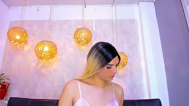 victoria aleia  online show from 01-04-25, 02:03