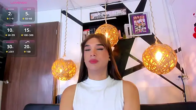 victoria aleia  online show from 10-19-25, 09:48