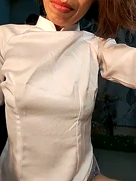 Snapshot of Kami_gaam chatting on 02-15-25, 03:20 Kami gaam online show from 02-15-25, 03:20