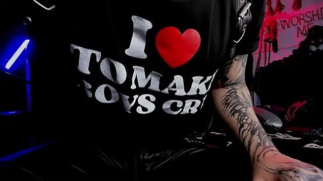 Snapshot of allanhurtss chatting on 10-04-25, 02:48 allanhurtss online show from 10-04-25, 02:48