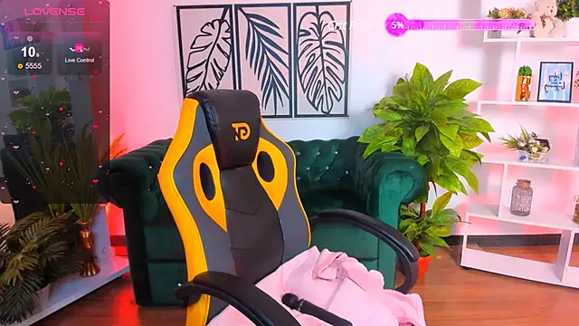 Viola  Shy online show from 03-08-25, 10:24