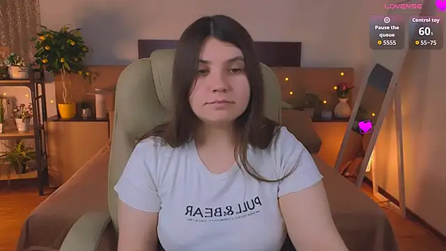 Viola  Shy online show from 05-30-26, 09:23