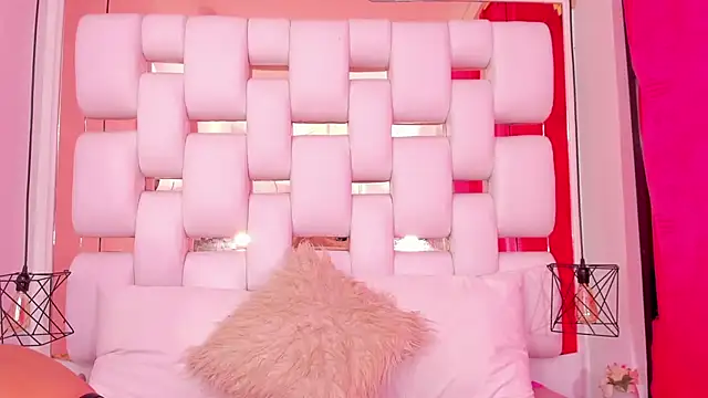 EmmyCruzZ online show from 12-14-25, 06:56