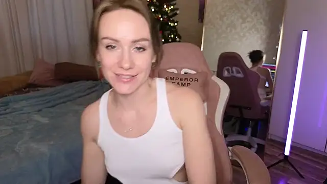 Snapshot of VeronicaRoss chatting on 12-12-24, 12:55 VeronicaRoss online show from 12-12-24, 12:55