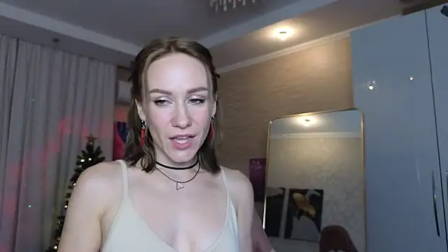 Snapshot of VeronicaRoss chatting on 12-21-24, 05:14 VeronicaRoss online show from 12-21-24, 05:14