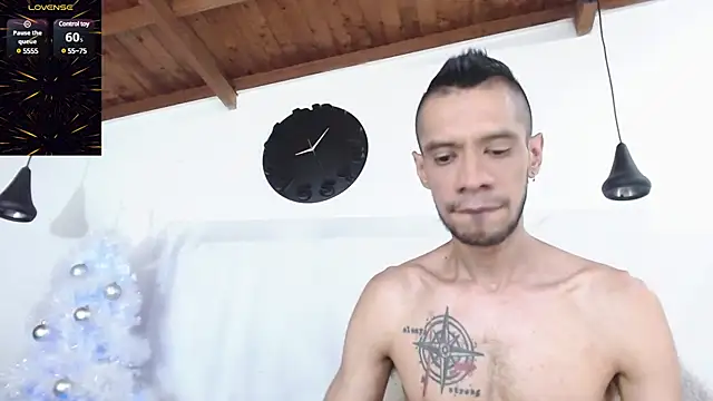 Snapshot of BIGZEHUZ chatting on 12-12-24, 01:43 BIGZEHUZ online show from 12-12-24, 01:43