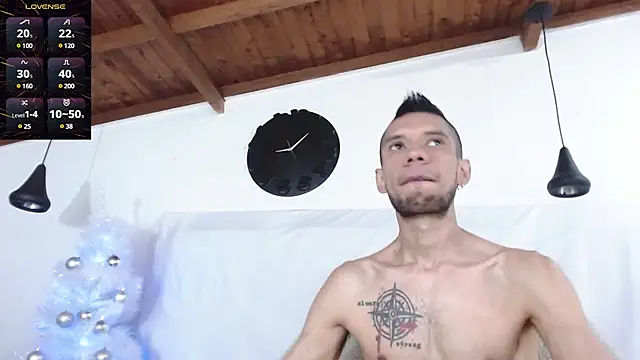 Snapshot of BIGZEHUZ chatting on 12-20-24, 12:38 BIGZEHUZ online show from 12-20-24, 12:38