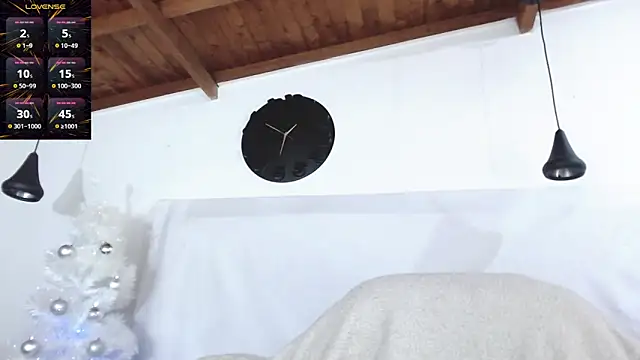 Snapshot of BIGZEHUZ chatting on 12-27-24, 03:31 BIGZEHUZ online show from 12-27-24, 03:31