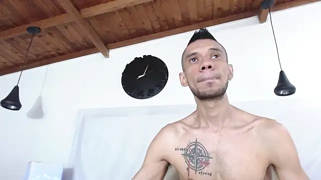 Snapshot of BIGZEHUZ chatting on 01-25-25, 10:19 BIGZEHUZ online show from 01-25-25, 10:19