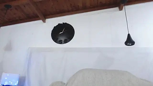 Snapshot of BIGZEHUZ chatting on 01-27-25, 04:30 BIGZEHUZ online show from 01-27-25, 04:30