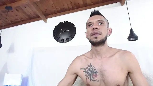 Snapshot of BIGZEHUZ chatting on 02-13-25, 06:30 BIGZEHUZ online show from 02-13-25, 06:30