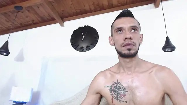 Snapshot of BIGZEHUZ chatting on 03-01-25, 10:34 BIGZEHUZ online show from 03-01-25, 10:34