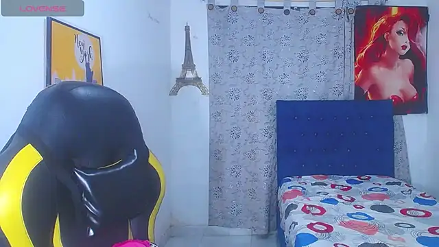 Snapshot of Charlotte_mh chatting on 01-07-25, 01:17 Charlotte mh online show from 01-07-25, 01:17