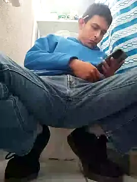 Snapshot of Leonul chatting on 12-21-24, 04:25 Leonul online show from 12-21-24, 04:25