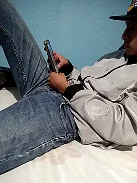 Snapshot of Leonul chatting on 12-24-24, 05:16 Leonul online show from 12-24-24, 05:16