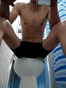 Snapshot of Leonul chatting on 12-28-24, 01:39 Leonul online show from 12-28-24, 01:39