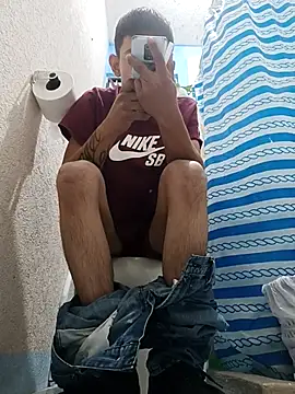 Snapshot of Leonul chatting on 01-22-25, 12:38 Leonul online show from 01-22-25, 12:38