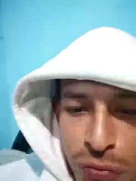 Snapshot of Leonul chatting on 02-03-25, 04:25 Leonul online show from 02-03-25, 04:25