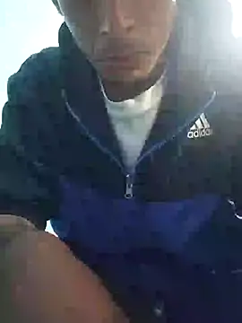 Snapshot of Leonul chatting on 02-18-25, 07:43 Leonul online show from 02-18-25, 07:43