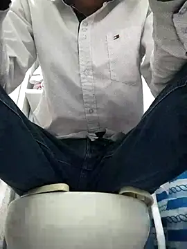 Snapshot of Leonul chatting on 02-19-25, 05:16 Leonul online show from 02-19-25, 05:16