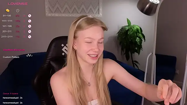 Sarra Cooper online show from 03-04-25, 04:17