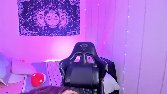 Snapshot of Fernanda__ chatting on 02-05-25, 08:32 Fernanda   online show from 02-05-25, 08:32