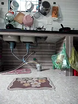 Haralushiaaa online show from 10-28-25, 03:21